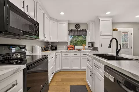 Kitchen - 708 S Summit Dr, Holts Summit, MO 65043 photo 3 of 3