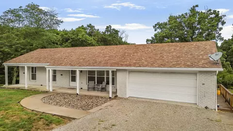 Exterior - 708 S Summit Dr, Holts Summit, MO 65043 photo 3 of 4