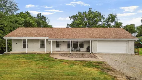 Exterior - 708 S Summit Dr, Holts Summit, MO 65043 photo 2 of 4