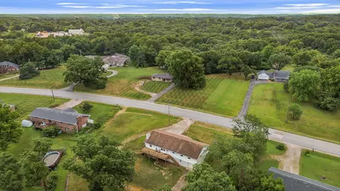 View/Area - 708 S Summit Dr, Holts Summit, MO 65043 photo 2 of 4