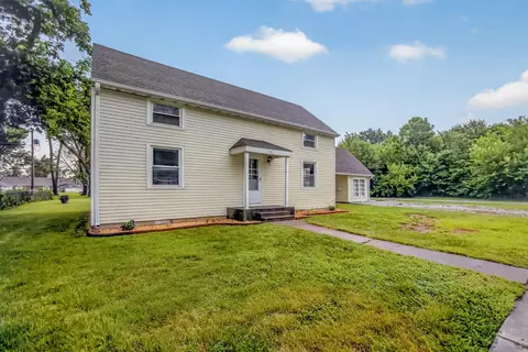 Exterior - 515 E Booth St, Centralia, MO 65240 photo 4 of 4