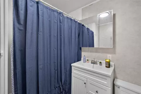 Bath - 515 E Booth St, Centralia, MO 65240 photo 1 of 1