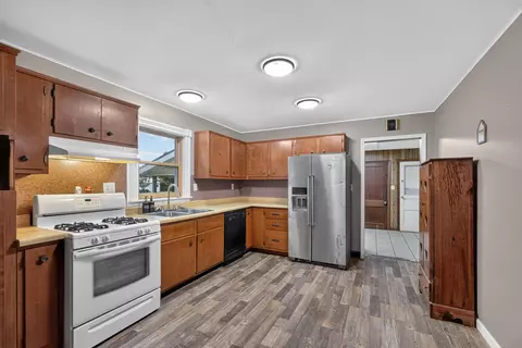 Kitchen - 515 E Booth St, Centralia, MO 65240 photo 1 of 2