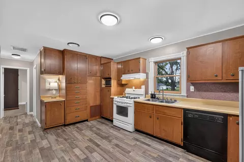 Kitchen - 515 E Booth St, Centralia, MO 65240 photo 2 of 2