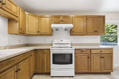 7 E Alhambra Dr, Columbia, MO 65203