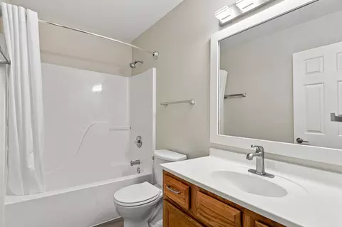 Bath - 235 E Murphy Dr, Columbia, MO 65202 photo 2 of 2