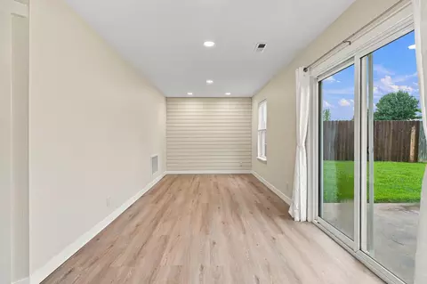 Living - 235 E Murphy Dr, Columbia, MO 65202 photo 3 of 6