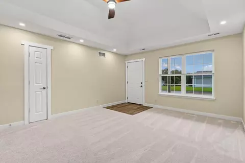 Living - 235 E Murphy Dr, Columbia, MO 65202 photo 4 of 6