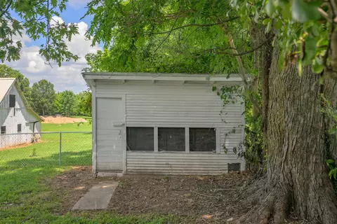 Exterior - 11812 Pine St, Centertown, MO 65023 photo 7 of 8