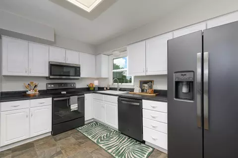 Kitchen - 11812 Pine St, Centertown, MO 65023 photo 1 of 2