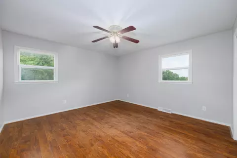 Bedroom - 11812 Pine St, Centertown, MO 65023 photo 1 of 4