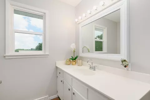 Bath - 11812 Pine St, Centertown, MO 65023 photo 2 of 3