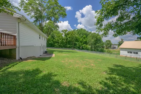 Exterior - 11812 Pine St, Centertown, MO 65023 photo 4 of 8