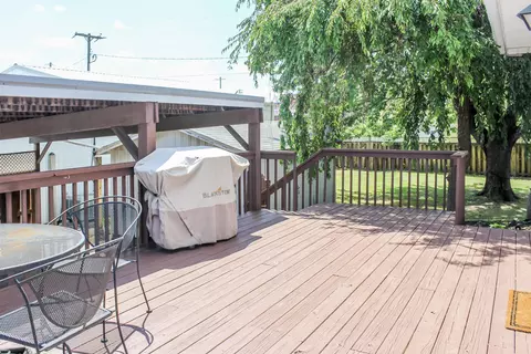 Exterior - 107 N Leeds Ave, Eldon, MO 65026 photo 3 of 7