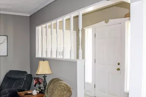Entry Way - 107 N Leeds Ave, Eldon, MO 65026 photo 1 of 2