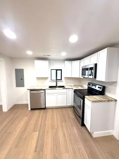 Kitchen - 1504 Monroe St, Fulton, MO 65251 photo 2 of 4
