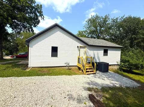 Exterior - 1504 Monroe St, Fulton, MO 65251 photo 4 of 5