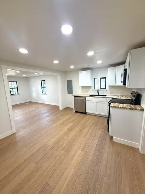 Kitchen - 1504 Monroe St, Fulton, MO 65251 photo 1 of 4