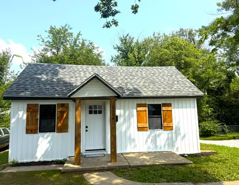Exterior - 1504 Monroe St, Fulton, MO 65251 photo 2 of 5