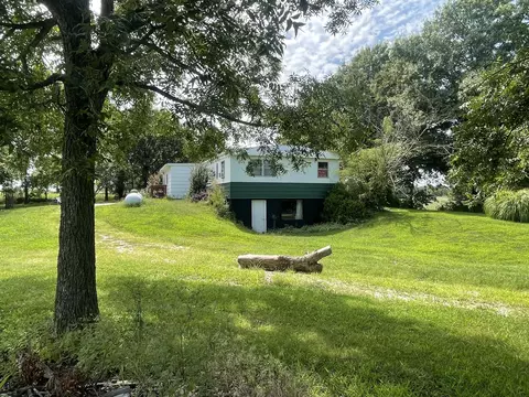 Exterior - 38763 Salisbury Rd, Salisbury, MO 65281 photo 4 of 7