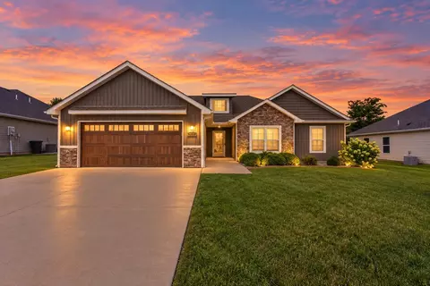 14659 Mettler Dr, Hallsville, MO 65255