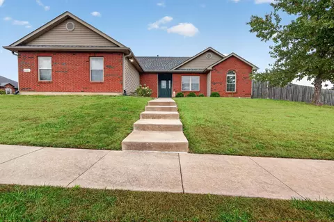 5501 Gemstone Way, Columbia, MO 65202