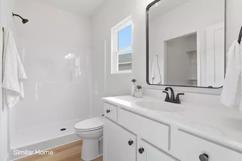 Bath - 2664 Frazier Lp Lp, Columbia, MO 65202 photo 2 of 2
