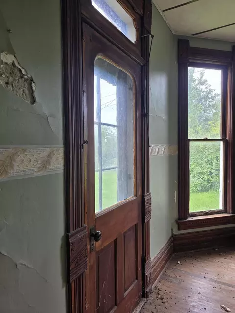 Entry Way - 322 Palmyra St, Perry, MO 63462 photo 2 of 2