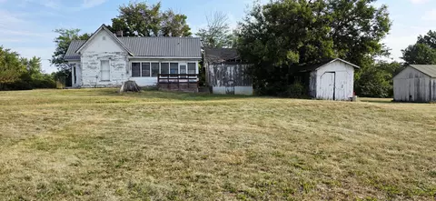 Exterior - 322 Palmyra St, Perry, MO 63462 photo 5 of 6