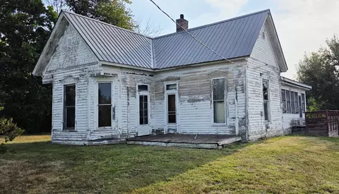 Exterior - 322 Palmyra St, Perry, MO 63462 photo 4 of 6