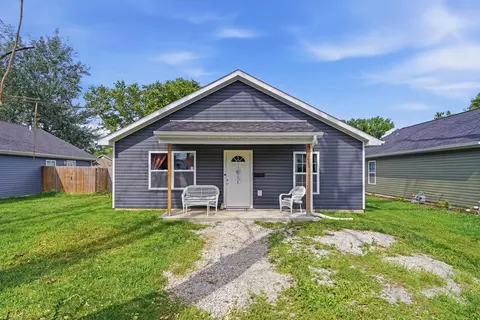 613 S Allen St, Centralia, MO 65240