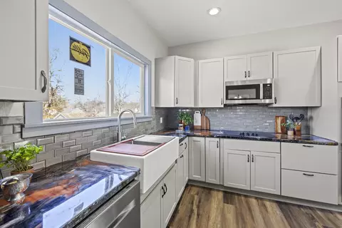 Kitchen - 1012 N Bluff St, Fulton, MO 65251 photo 2 of 5