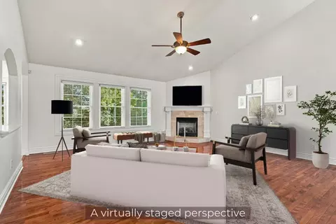 Living - 508 Middleton Dr, Ashland, MO 65010 photo 13 of 14