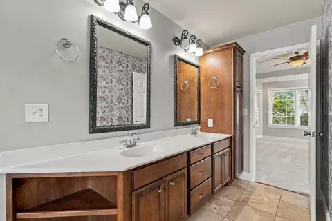 Bath - 508 Middleton Dr, Ashland, MO 65010 photo 4 of 5