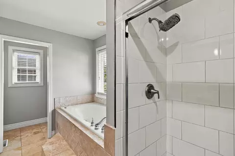 Bath - 508 Middleton Dr, Ashland, MO 65010 photo 2 of 5