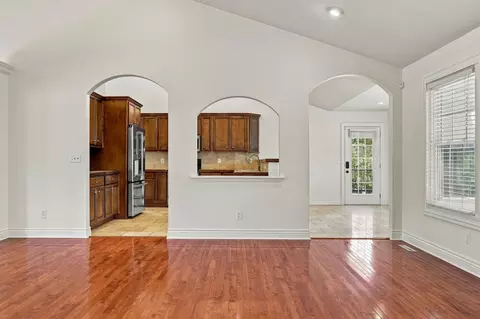 Living - 508 Middleton Dr, Ashland, MO 65010 photo 8 of 14