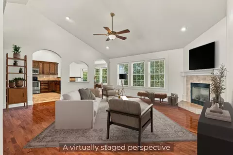 Living - 508 Middleton Dr, Ashland, MO 65010 photo 12 of 14