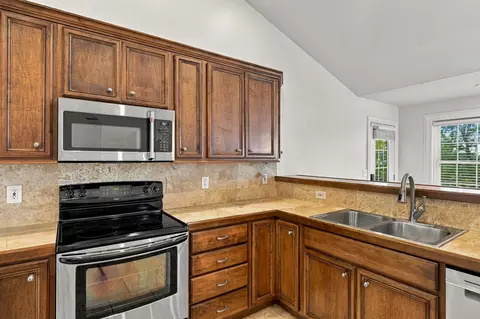 Kitchen - 508 Middleton Dr, Ashland, MO 65010 photo 4 of 5
