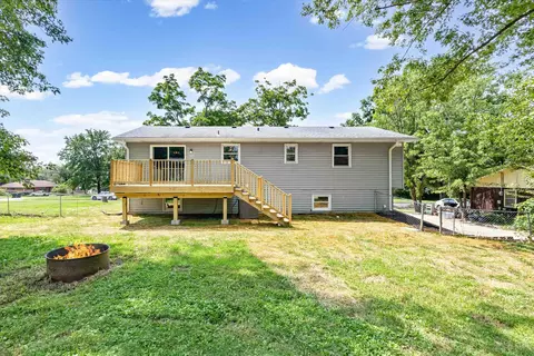 Exterior - 1002 Randall Ln, Fulton, MO 65251 photo 7 of 8