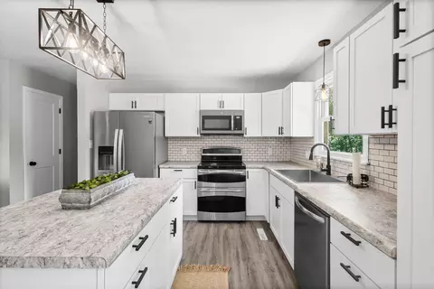 Kitchen - 1002 Randall Ln, Fulton, MO 65251 photo 2 of 4