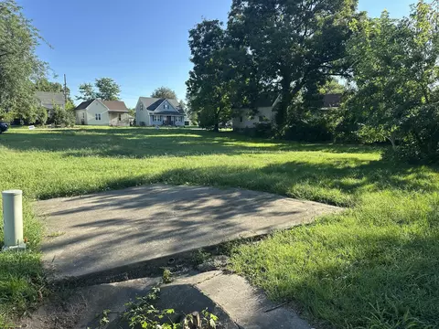 1224 Henry St, Moberly, MO 65270 photo 1