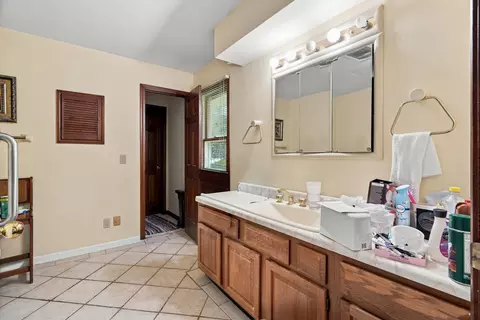 Bath - 12000 N Rte N, Columbia, MO 65203 photo 3 of 6