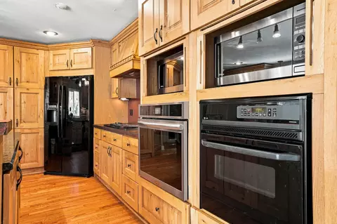 Kitchen - 12000 N Rte N, Columbia, MO 65203 photo 3 of 9