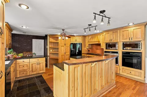 Kitchen - 12000 N Rte N, Columbia, MO 65203 photo 5 of 9
