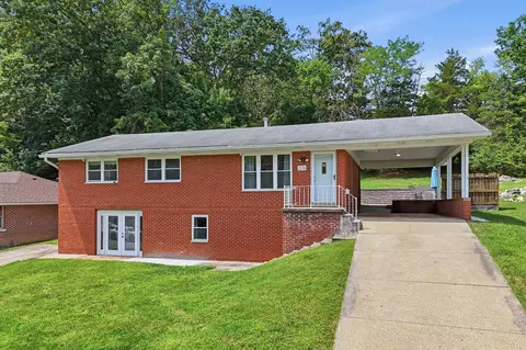 1124 Darlene Dr, Jefferson City, MO 65109