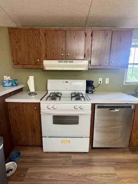 Kitchen - 167 County Road 138, Higbee, MO 65257 photo 3 of 7
