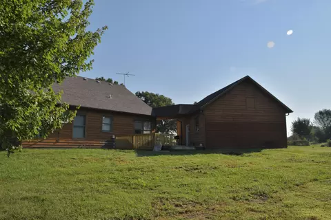 Exterior - 1850 E Trails End Rd, Sturgeon, MO 65284 photo 9 of 10