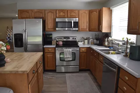 Kitchen - 1850 E Trails End Rd, Sturgeon, MO 65284 photo 6 of 6