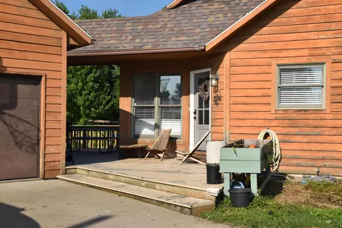 Exterior - 1850 E Trails End Rd, Sturgeon, MO 65284 photo 2 of 10