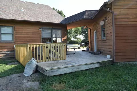 Exterior - 1850 E Trails End Rd, Sturgeon, MO 65284 photo 4 of 10